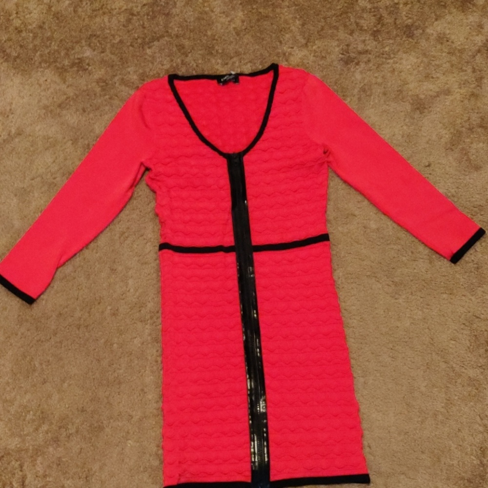 Moving sale! Bebe long sleeve bodycon dress in red